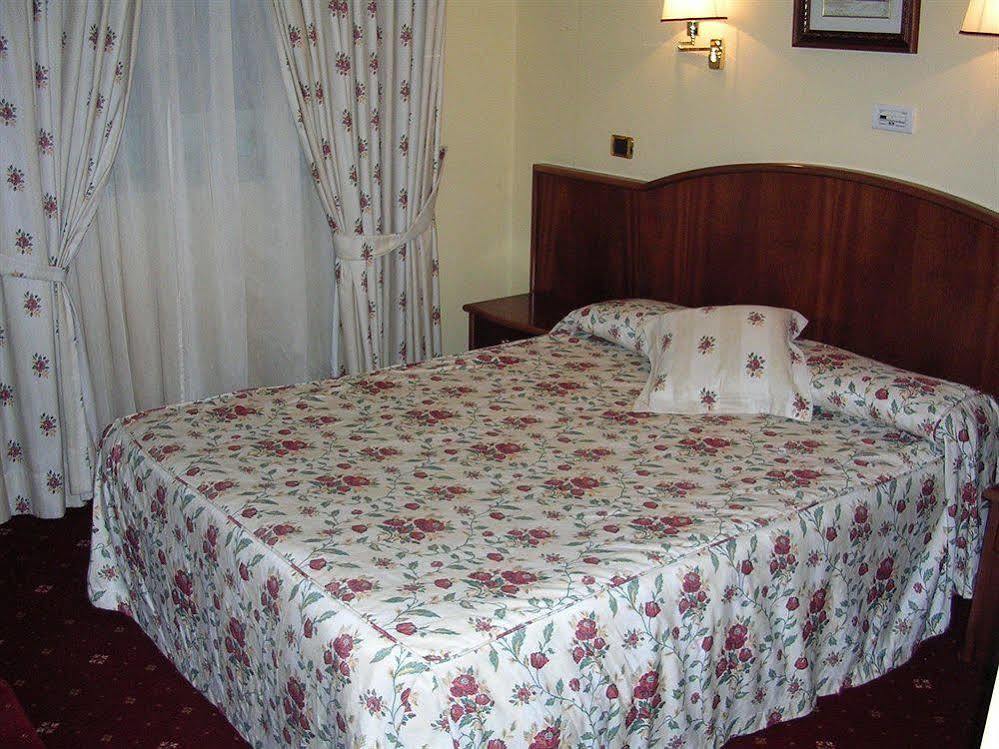 Hotel Princess Orense Kültér fotó